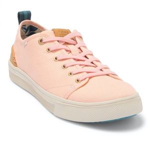 ❣️ TOMS MILLENNIAL PINK TRVL LOW LACE UP SNEAKER 7.5 M COMFORTABLE NONSLIP